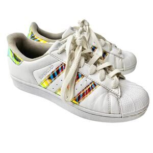 Adidas Superstar II Sneaker in White Iridescent Zebra rainbow Big kid sz 5